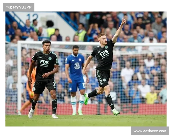 巴黎圣日耳曼后防球员在超级杯中的精彩表现与防守策略分析